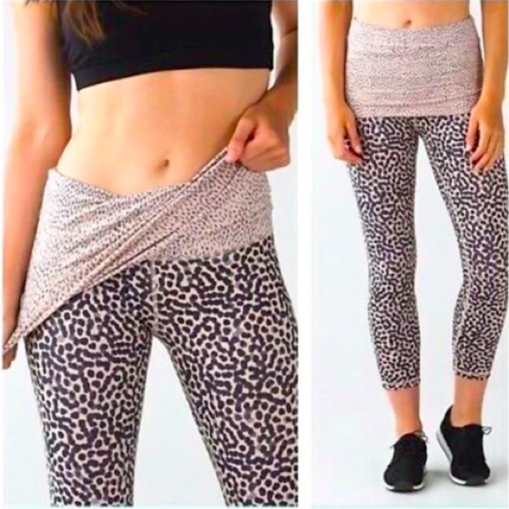 Lululemon Cheetah Print Size XS Skirted Crop Athletic Leggings Wonder Under Yoga